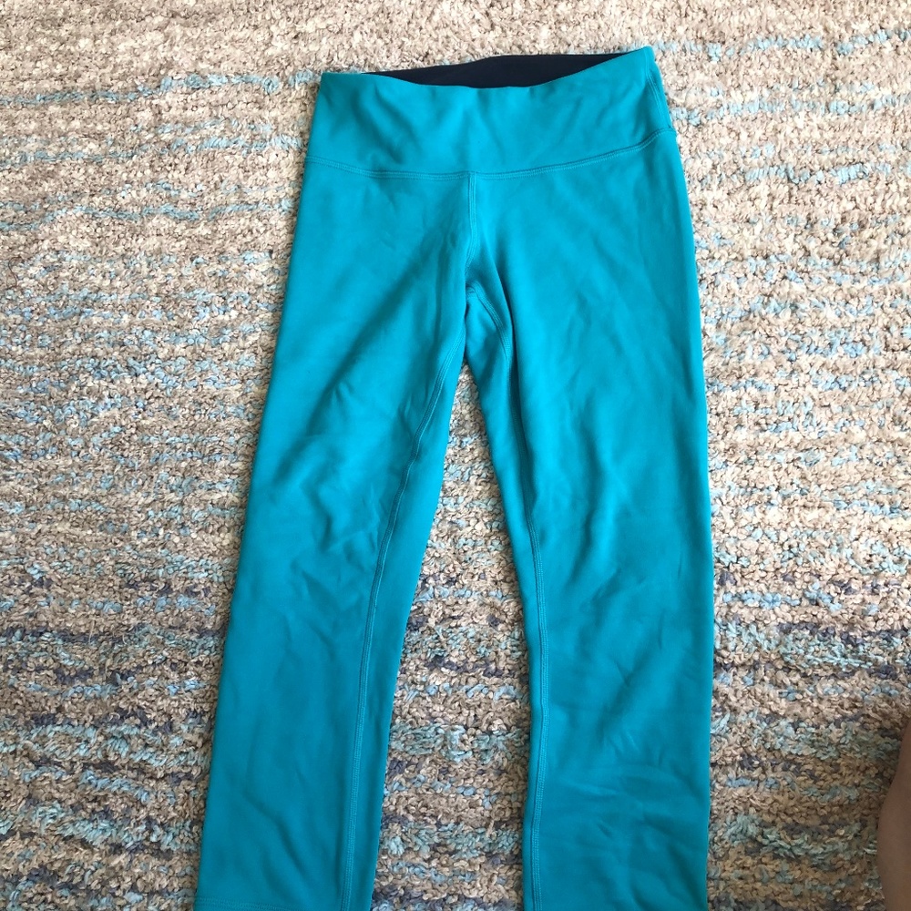 Lululemon Reversible Capri! Navy + Bright Blue - 4
